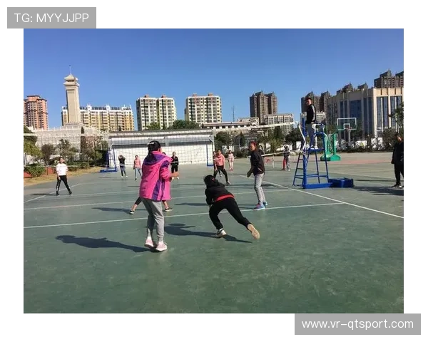 U8女子俱乐部组冠军由某校代表队获得,女队员展现巾帼不让须眉之势 U8女子俱乐部组冠军由某校代表队获得,女队员展现巾帼不让须眉之势